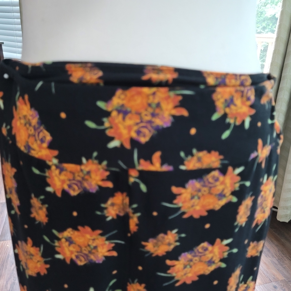 Lularoe - Picture 2 of 4
